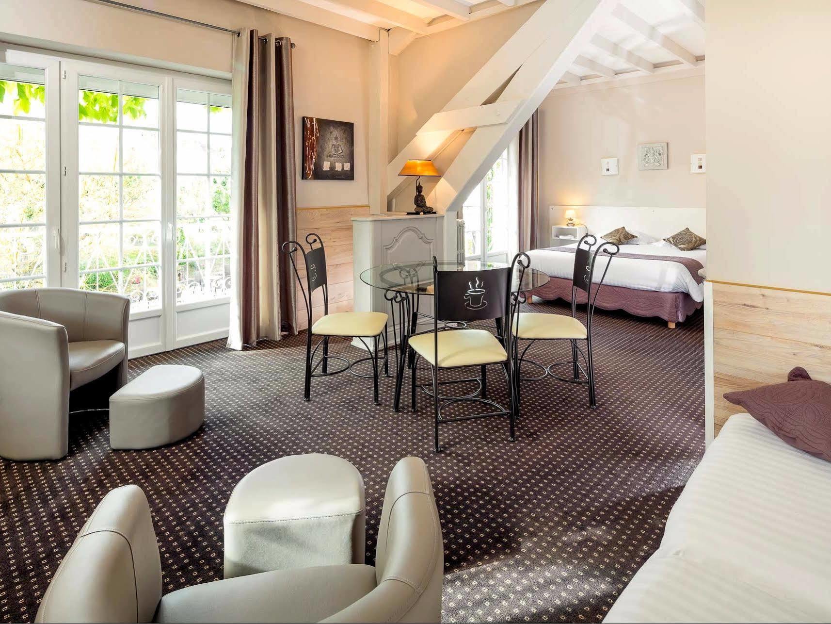 Logis La Thomasse Hotel Aurillac Kültér fotó